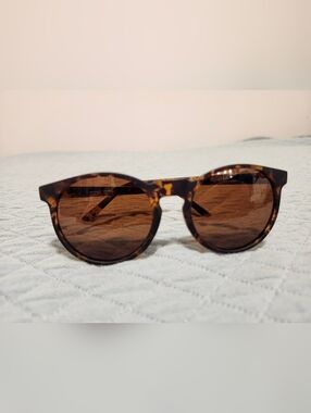 Circle G Sunglasses by goodr
(New, Never Worn, No damage)